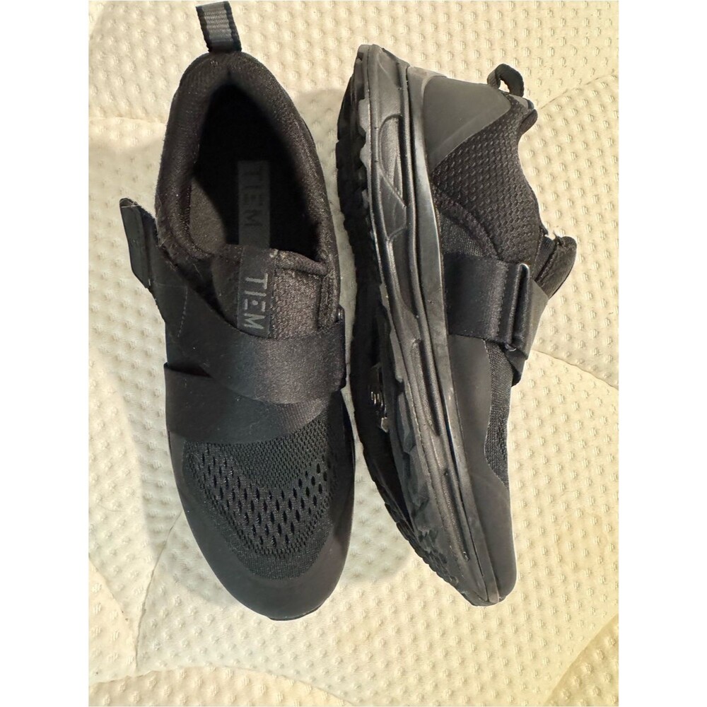 TIEM size 9 cycle shoes